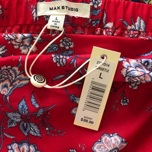 Max Studio women’s skirt. NWT. Great red color. Great adjustable ruching. - Picture 6 of 6